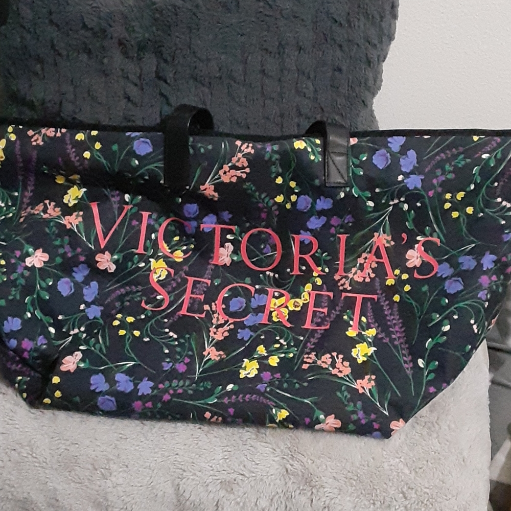 2 Victoria Secret Tote